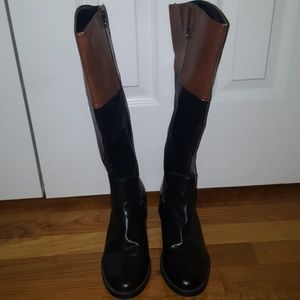 Chastity Pair of boots